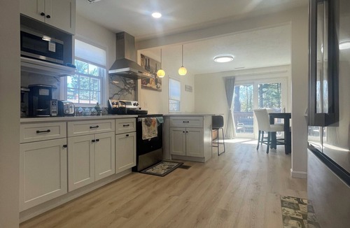 Framingham House | Newly Renovated beautiful 3-Bed 2-Bath Home with Easy Airport Access