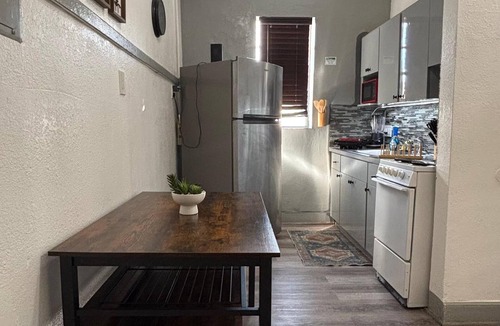 East Little Havana Apartment | Noemi's Studio Suite Steps To Marlins Stadium At Little Havana