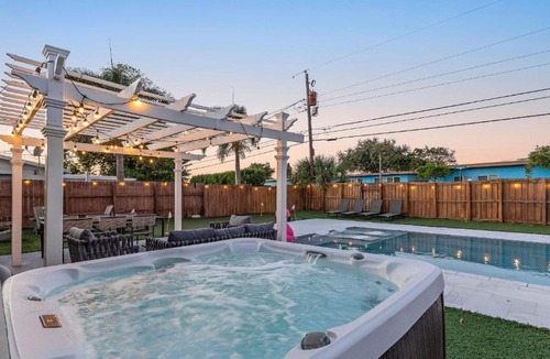Deerfield Beach House | Oasis on Fourth by AvantStay