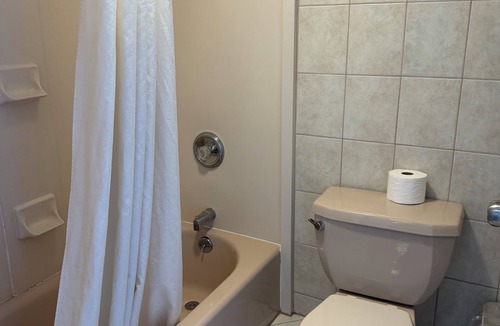 Point Pleasant Beach Hotel | Oceanfront Two Queen