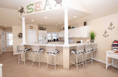 Buck Island House | Oceanside, Dogs Welcome, Hot Tub, Close to Shopping, BU13A, Tropical Dreams A