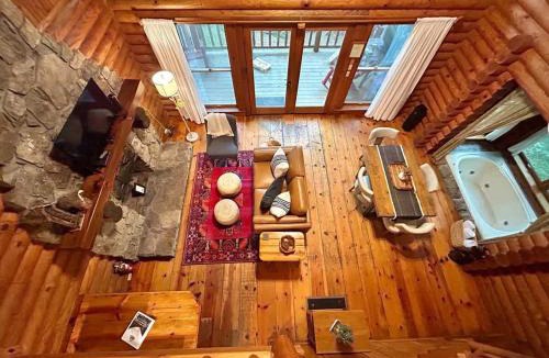 Benton House | Ocoee Cabin Beautiful Cabin On The River's Edge