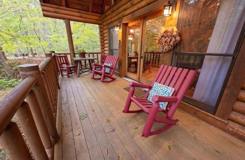 Benton House | Ocoee Cabin Beautiful Cabin On The River's Edge