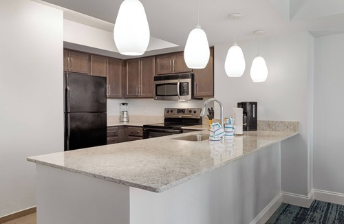 Cherry Grove Beach Resort | OFFICIAL LISTING | Wyndham - Towers on the Grove 2BR Deluxe Boulevard View