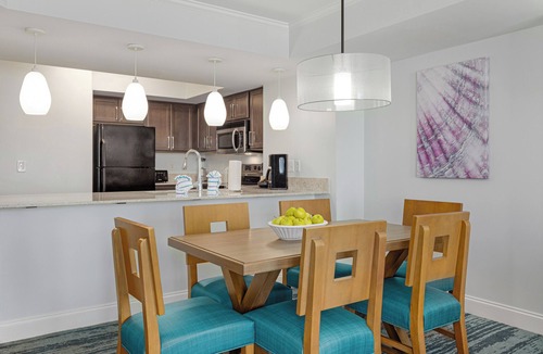 Cherry Grove Beach Resort | OFFICIAL LISTING | Wyndham - Towers on the Grove 2BR Deluxe Boulevard View