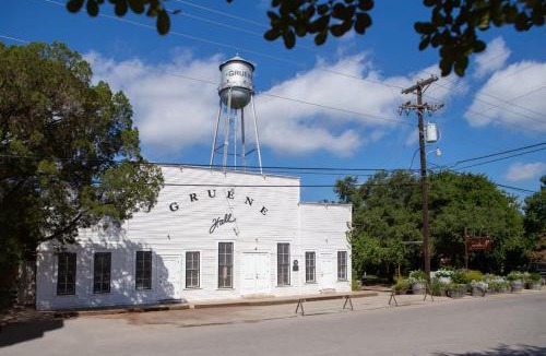 Gruene House | OM A11 Old Mills Resort at Historic Gruene
