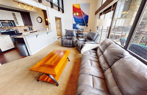 Dillon Condo | On Lake, WOW Views, Big Deck! Walk to Amp, Events, Parks, Marina, Tiki Bar