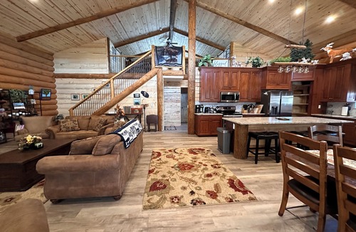 Grand Lake Cabin | Open Dates Come See Beautiful Fall Colors Perfect Family Gathering Cabin!