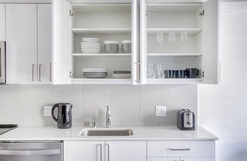 University District Apartment | Open U-District Studio w/Laundry, near Parks & Shops, by Blueground