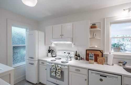 Corvallis House | OSU Campus Cottage on SW 7th Street - Breakfast Included