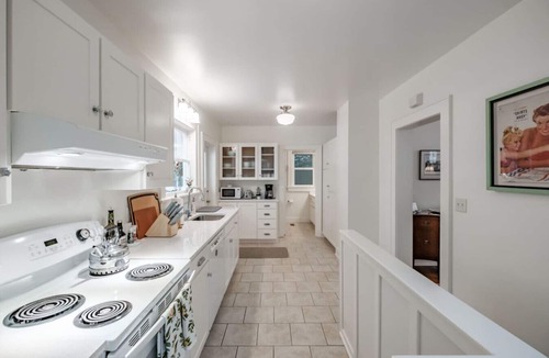 Corvallis House | OSU Campus Cottage on SW 7th Street - Breakfast Included