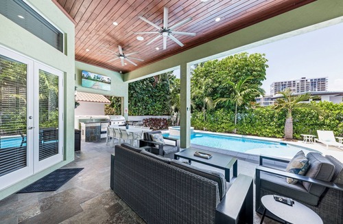 Lauderdale Beach House | PACK YOUR BAGS FOR THE ATLANTIC BEACH HOUSE WHERE YOU CAN HAVE IT ALL !
