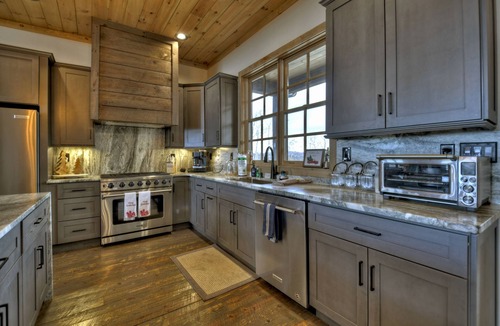Blue Ridge House | Panoramic Views. Heated Pool, Hot Tub. Sleeps16 near Aska & downtown Blue ridge
