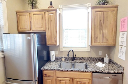 Indian Point Cabin | Paradise Cove Walk-in Log Cabin by Silver Dollar City & Table Rock Lake!