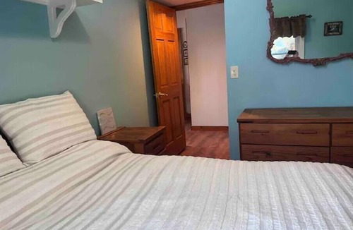 Andover Cottage | Paradise Lakefront Cottage on Cranberry Lake