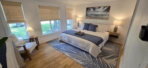 Peletier House | Paradise with a Hottub & Pool, 3 miles to beach