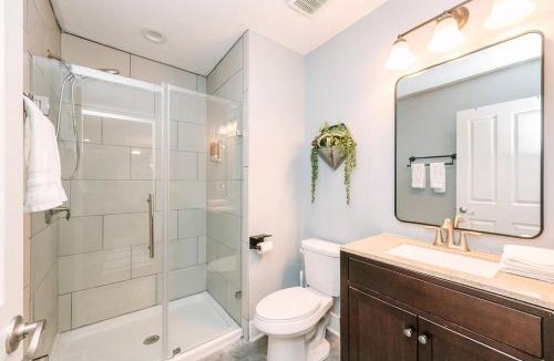 Manchester Apartment | Parking Comfortable Suite
