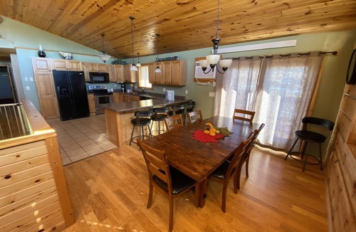 Custer House | Peaceful Meadows