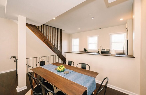 Pittsburgh House | Peaceful Pittsburgh Escape! Mins to North Shore, AGH, PNC Park, Rivers Casino!