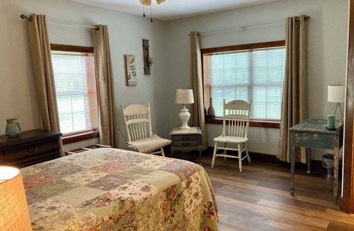 Mathiston House | Pecan Hill - Charming 3-bedroom farmhouse in peaceful Mathiston