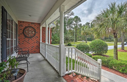 Huger House | Pet-Friendly Suburban Escape w/Deck & Grill!