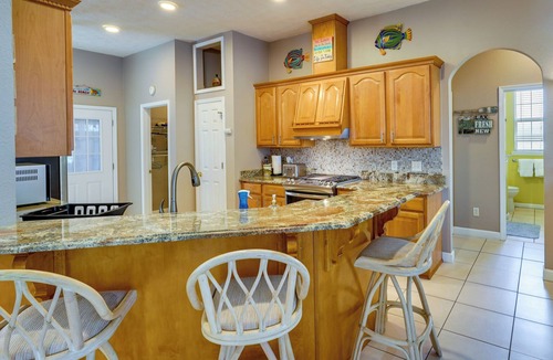 Thomas Drive House | Pet-Friendly Panama City Beach Home Near Beaches!