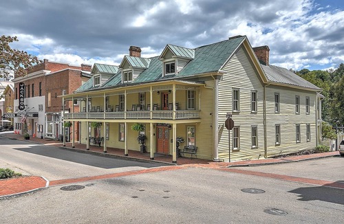 Jonesborough House | Peter Miller's Room The Historic Eureka Inn and Event Center