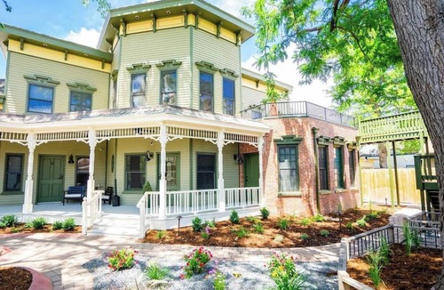 Five Points Apartment | Pinky's Palace | Curtis Park Club | RiNo