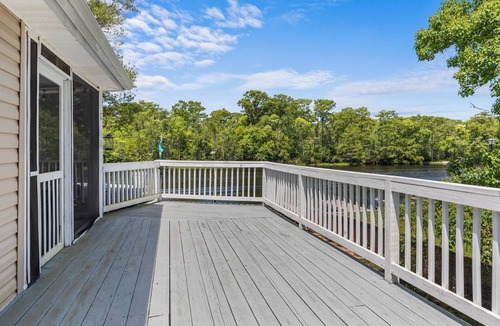 Conway House | Pirate's Cove Bungalow ! Boat ramp Hot Tub Pool Firepit! Close to CCU! Secluded!