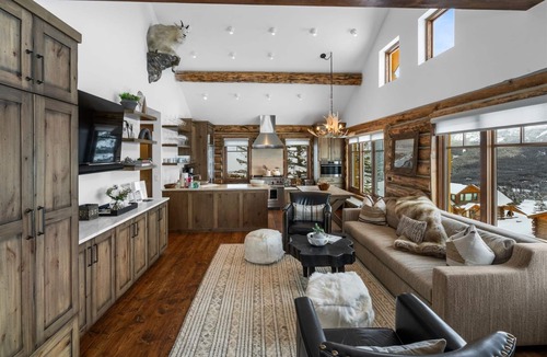 Big Sky Cabin | Powder River Paradise Cowboy Heaven Home-Completely renovated-Best Views,Hot Tub