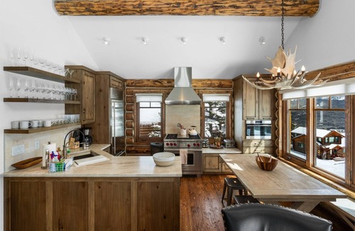 Big Sky Cabin | Powder River Paradise Cowboy Heaven Home-Completely renovated-Best Views,Hot Tub