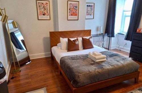 Center City West Apartment | Prime Location Studio in Center City with Fast Wifi