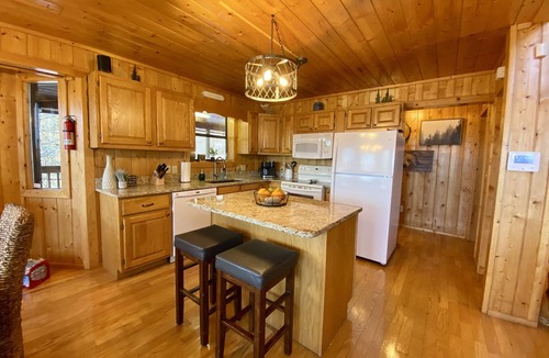 Smoky Mountains Cabin | Private cabin with views, hot tub, 8 min from The Great Smoky Mountains Nat Park