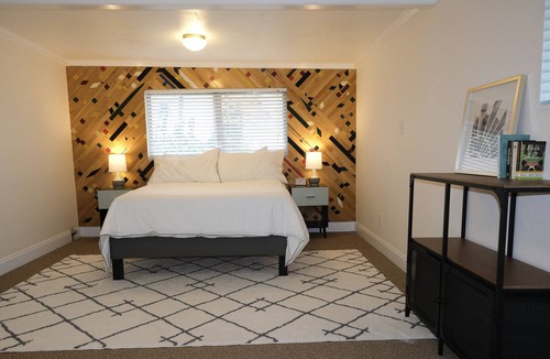 The Dalles House | Private Home with Spectacular Views of the Columbia River & Mount Adams