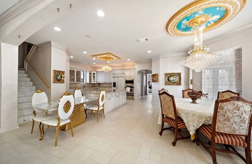 Dickinson Villa | Private Luxury Estate Retreat 8 Acres Near Galveston and Houston