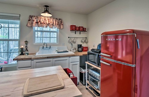 Demorest Cottage | Private Yard & Fire Pit: Cozy Demorest Cottage!