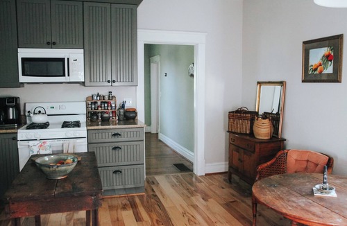 Lexington House | Quaint Home in Lexington