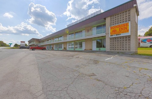 Breezewood Apartment | Queen Bed|Smk|Breezewood