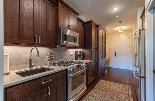 Lenoir Condo | Ramblestone Cottage - Luxury condo with access to the Blue Ridge Mountain Club amenities