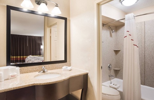 Ferndale Hotel | Red Roof Inn Baltimore South - Glen Burnie