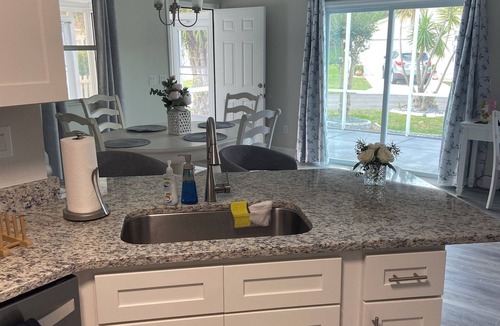 The Villages Villa | Refurbished villa with golf cart, great location, corner lot