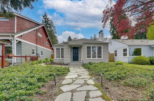 Maple Leaf Apartment | Remodeled Maple Leaf Basement Apt! 7 Mi to Seattle