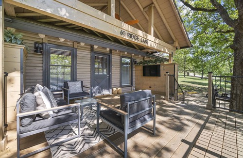 Indian Point Cabin | Resort Cabin w/Firepit, Spacious Deck & Outdoor TV - 2 Miles to SDC
