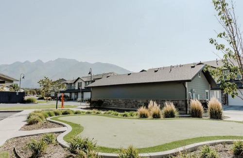 Draper House | Resort Like Amenities King bd 2 Qn bds Fast WiFi Slps7