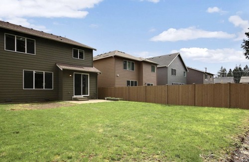 Mill Creek House | Reunion Villa: For relocation, fenced yard, main floor w BR and full bath. 30+N