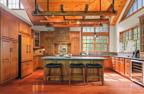 Lincoln House | 🌲 Rustic & Comfy 5BR Retreat | 🛗 Elevator | 🎱 Game Room | ♨️ Hot Tub | 🐾 Pets OK