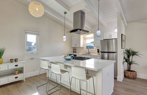 San Clemente Apartment | Sea Glass 222 |Walk to Beach, Pier & Downtown | King Bed | Parking