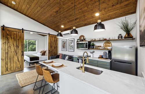 Sevier County Cabin | Secluded Tiny House Retreat with Hot Tub Near Knoxville