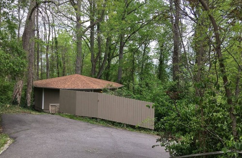 Asheville House | Serene Tree Top Modern Bungalow w/spectacular mountain views, close to downtown