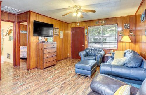 Greers Ferry House | Shared Dock & Yard: Greers Ferry Lake Home!